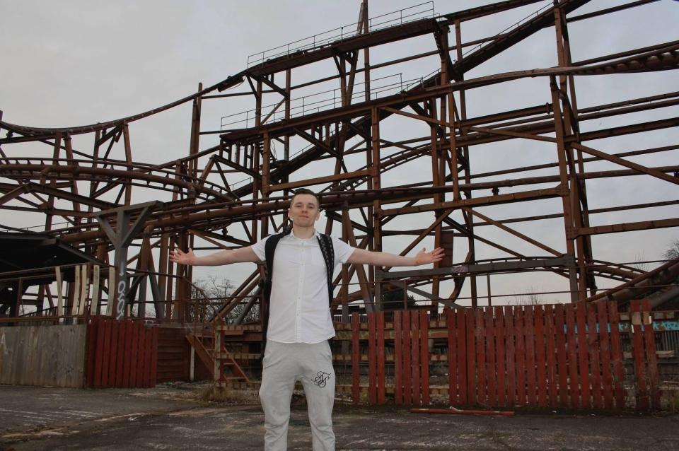  Urban explorer Matthew Holmes poses at the eerie abandoned theme park