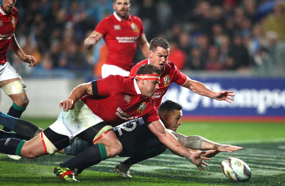 Sonny Bill Williams stretches to score before the breakSonny Bill Williams stretches to score before the break