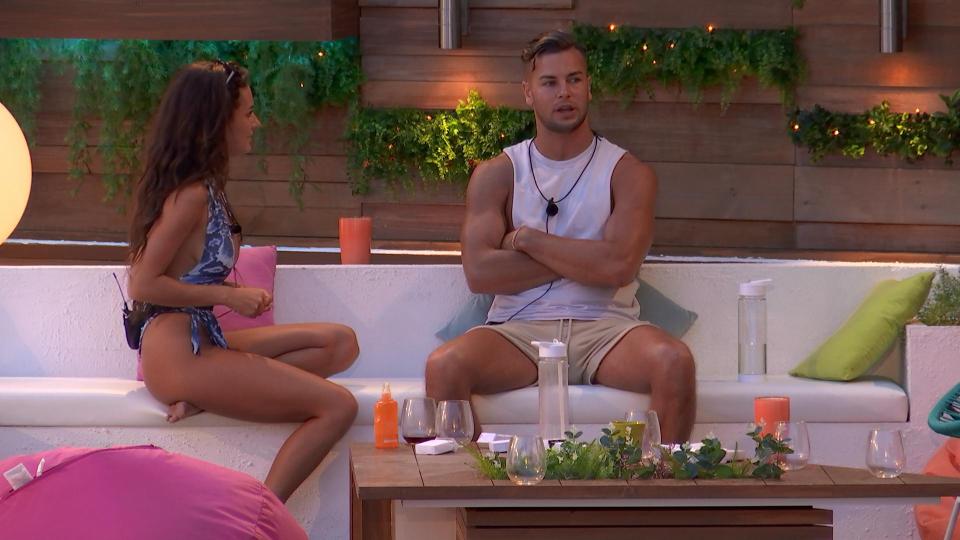  Amber had been talking to Chris about the new girls and then told Kem that he'd hit on her after the re-coupling