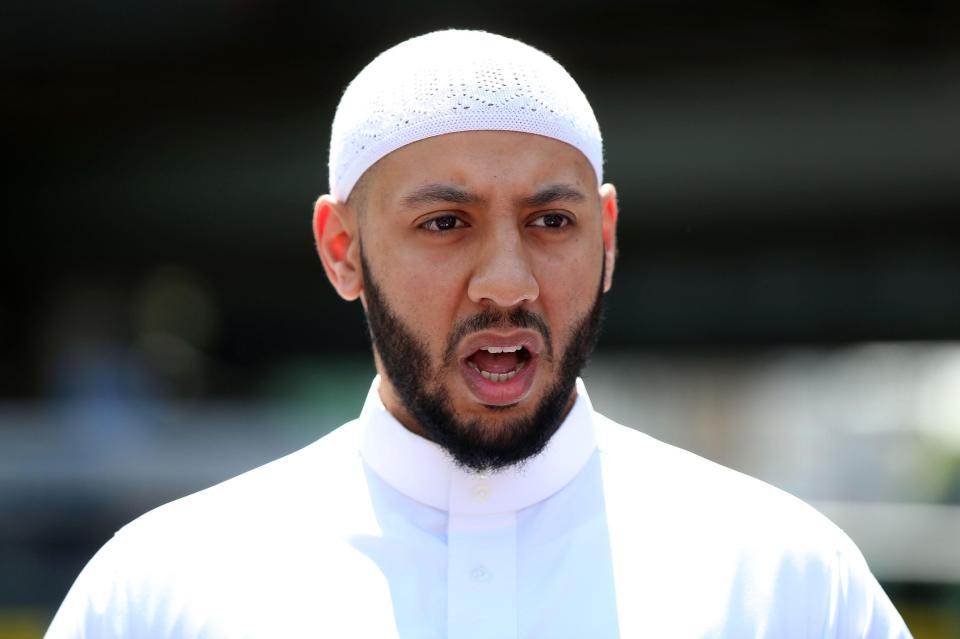  Imam Mohammed Mahmoud stopped bystanders from attacking the suspect