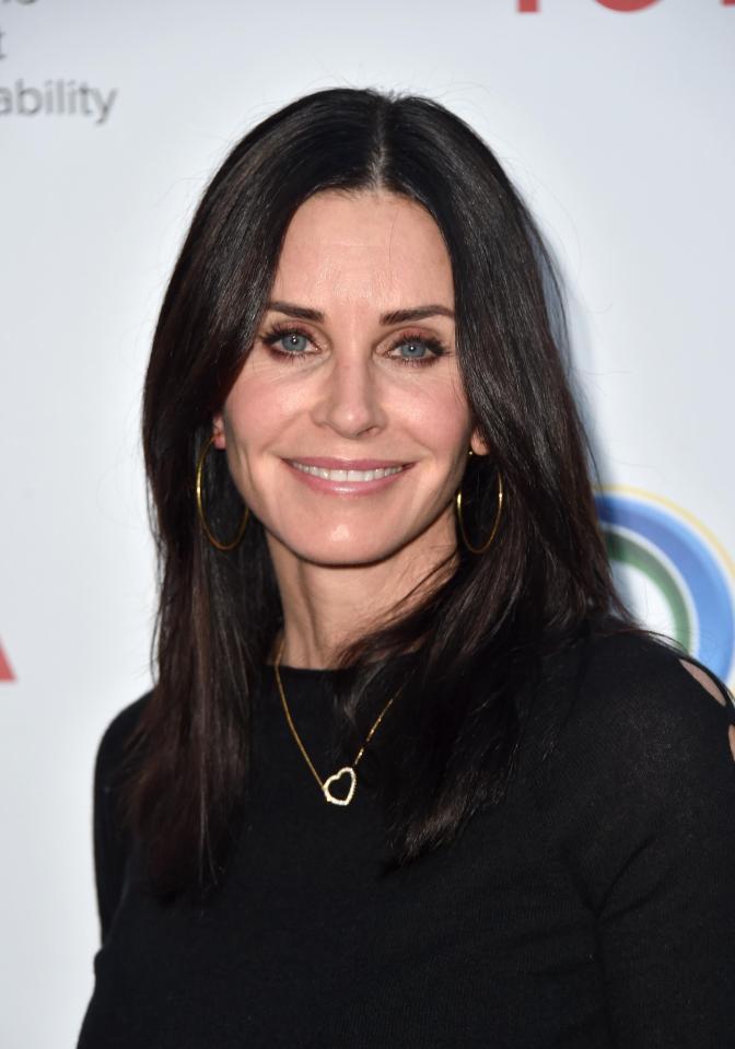  Gorgeous Courteney looks amazing now she's back to her natural look