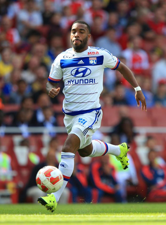  Arsenal want to land Lyon striker Alexandre Lacazette