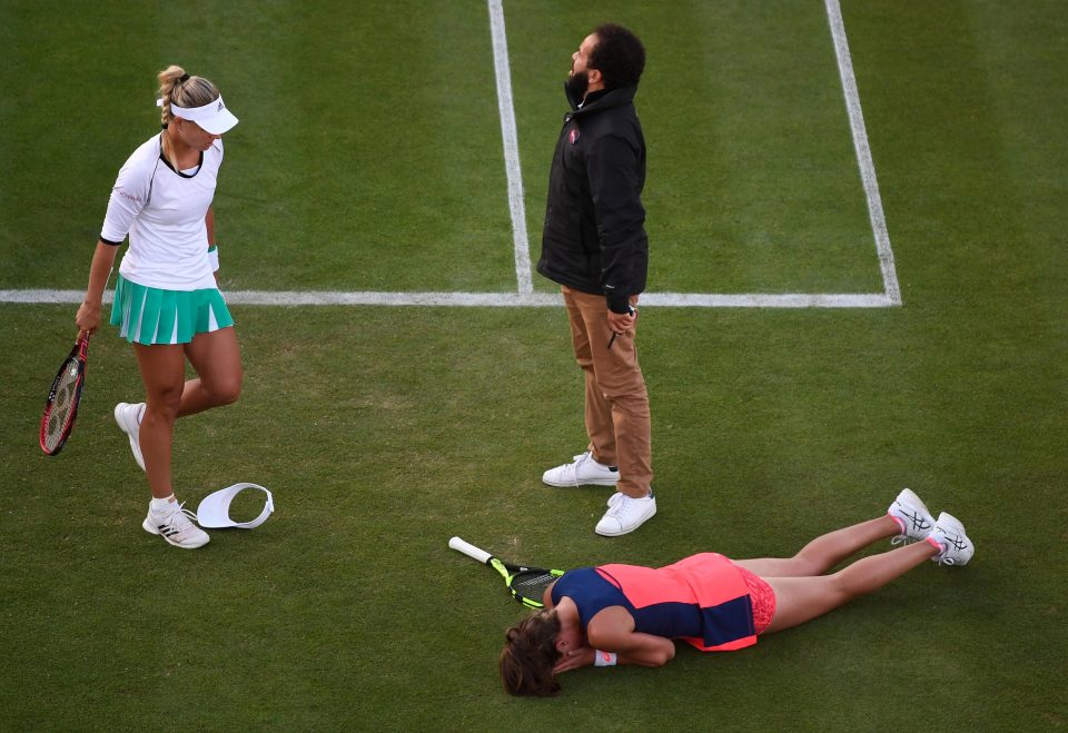  Jo Konta lay motionless on the floor after her slip