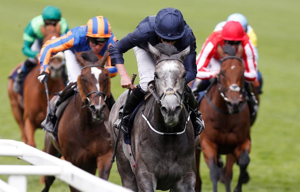  Winter leads the field home in the Coronation Stakes