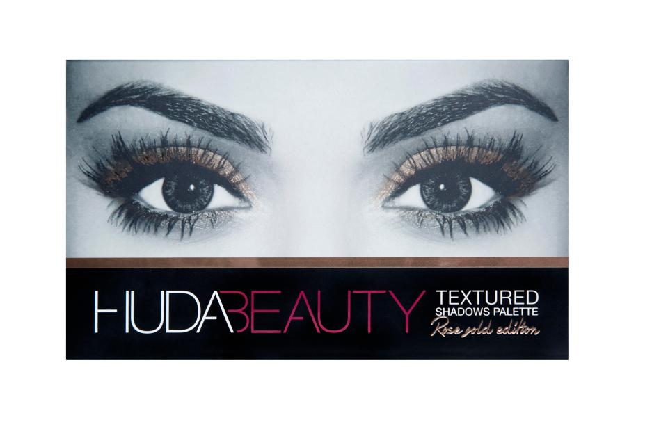  Huda Beauty Textured Shadows Palette in Rose Gold is a make up must have