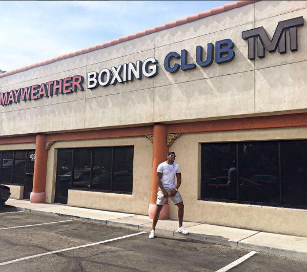 British boxer Joshua paid a visit to Floyd Mayweather's boxing gym in Las Vegas