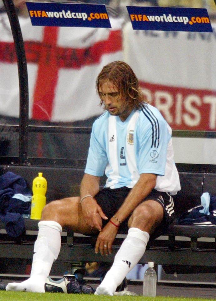  Gabriel Batistuta reacts to Argentina's elimination from World Cup in 2002