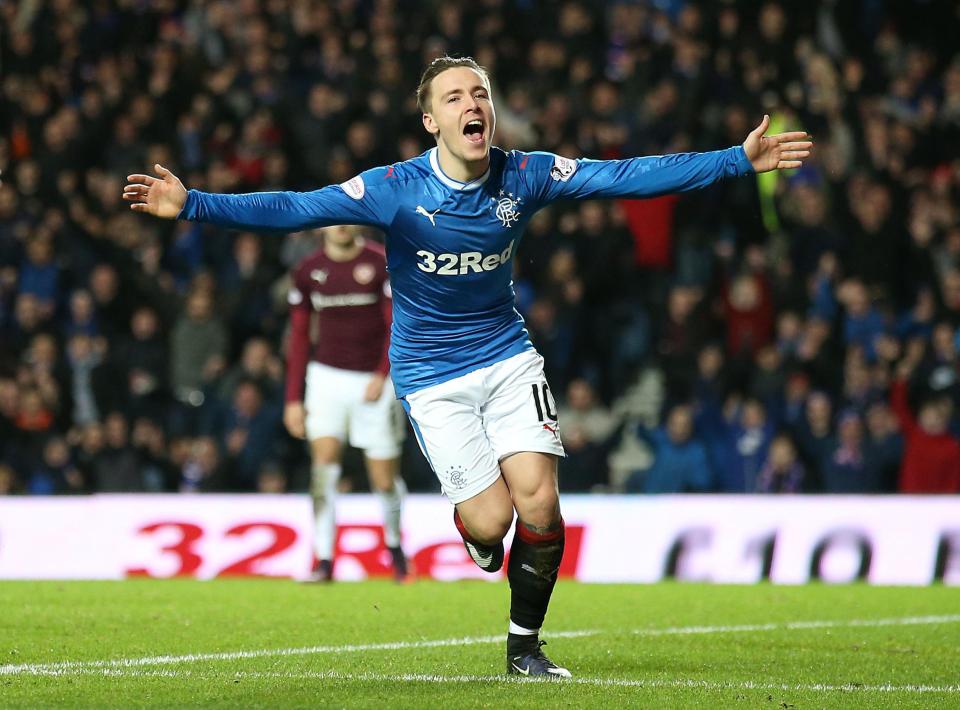  Barrie McKay is on the verge of signing for Nottingham Forest for £500,000