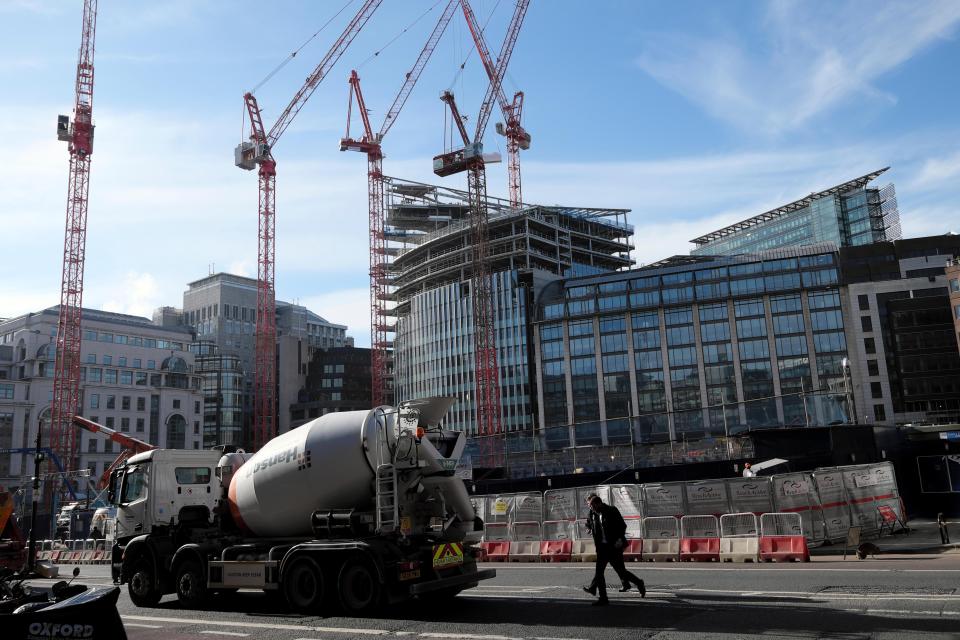  The construction sector has shrunk in the past three months