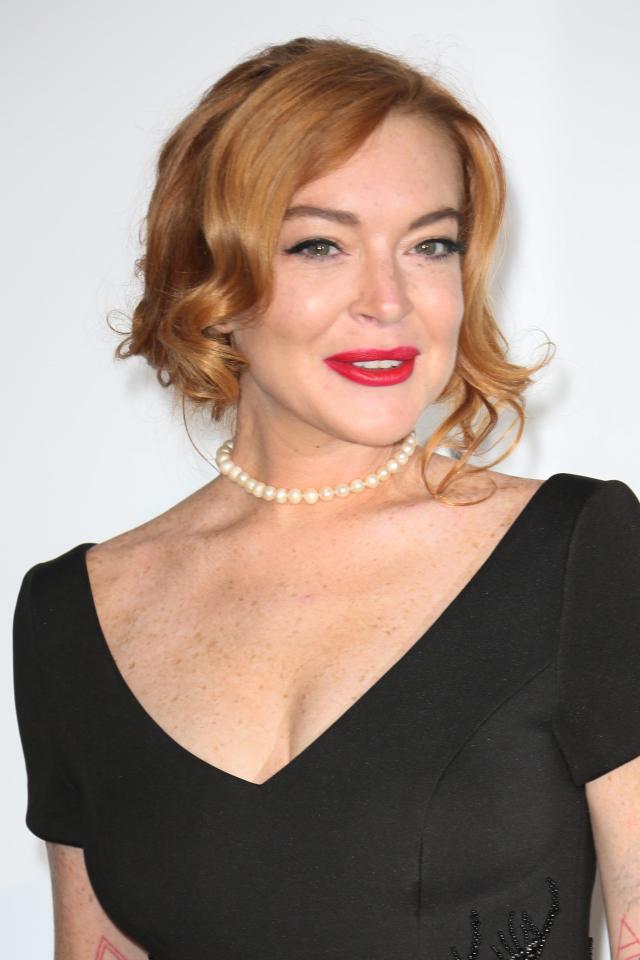  US actress Lindsay Lohan has slammed critics of President Donald Trump and has demanded that Americans "stop bullying and start trusting"