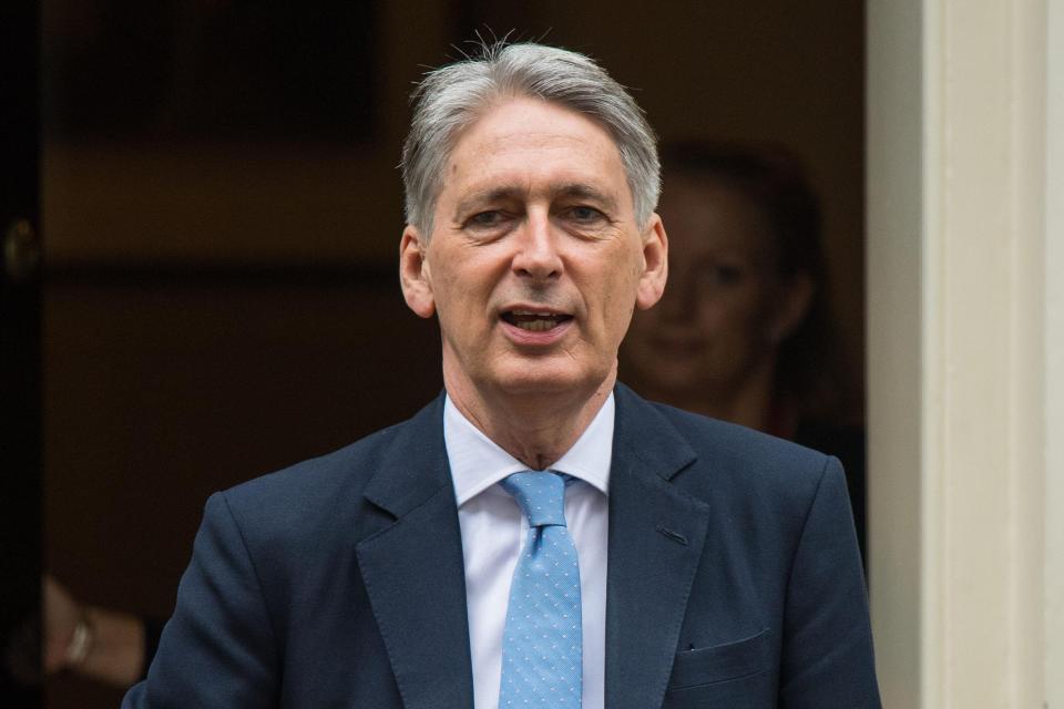  Philip Hammond says we must 'hold our nerve' when it comes to the economy