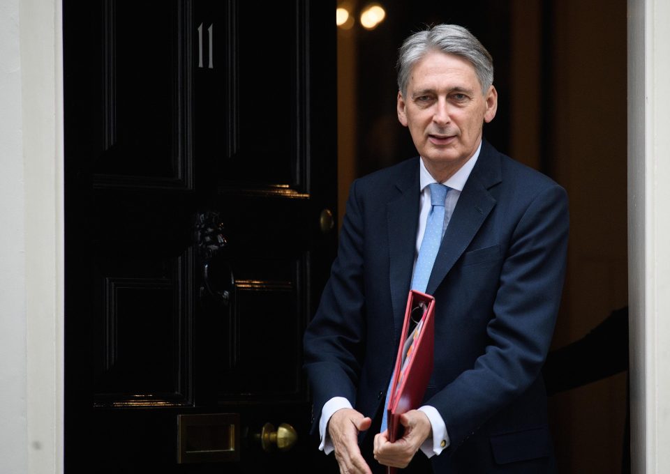  Philip Hammond could give a £5bn pay rise to public sector workers and avoid a damaging staff exodus, says the IFS