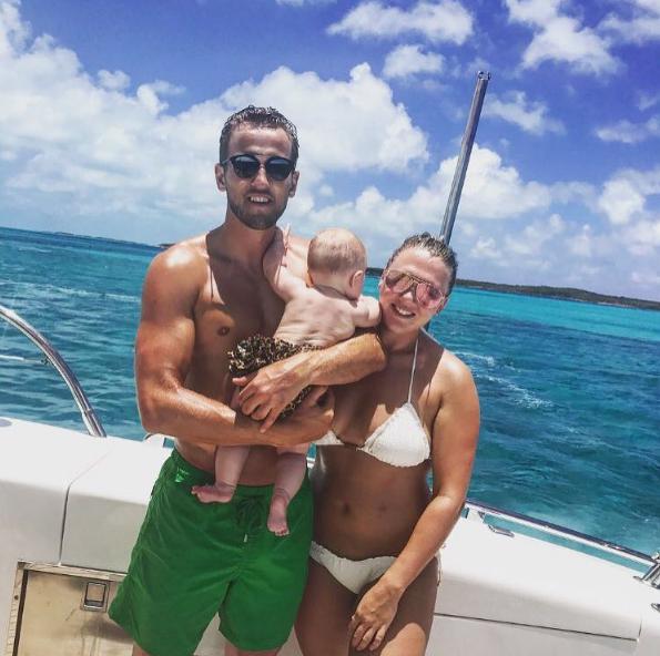  Harry Kane and his stunning wife-to-be and child are on holiday in the Bahamas