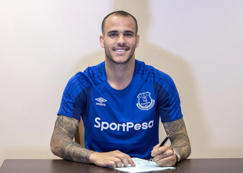  Sandro Ramirez signs for Everton until 2021 for £5.25m