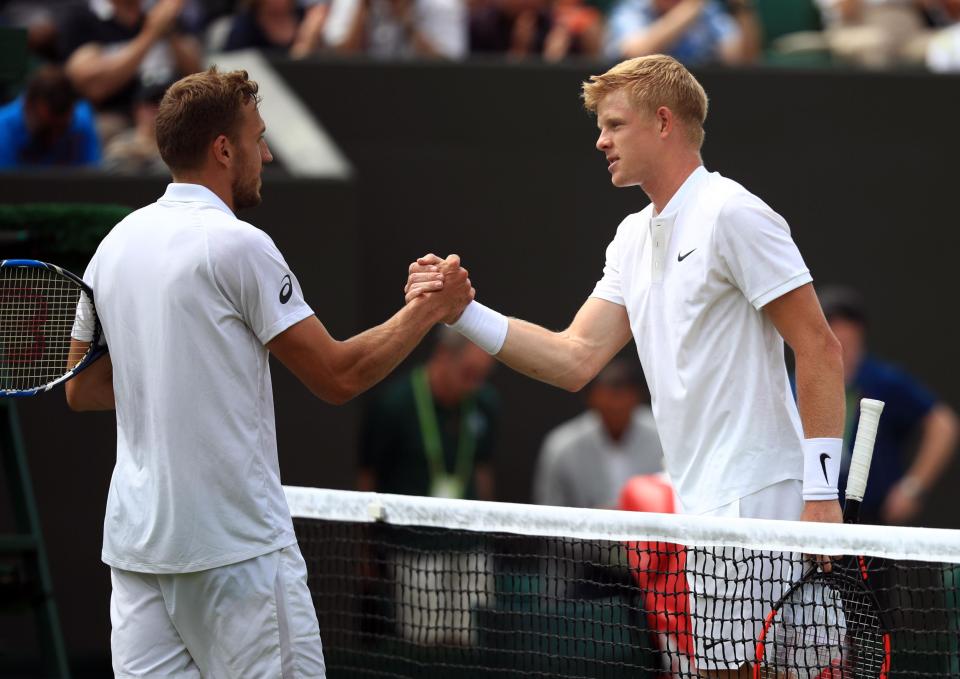  Kyle Edmund shakes hands with Alex Ward after four set win