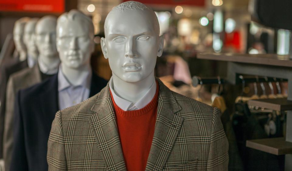  Some shops have started using mannequins as undercover spies