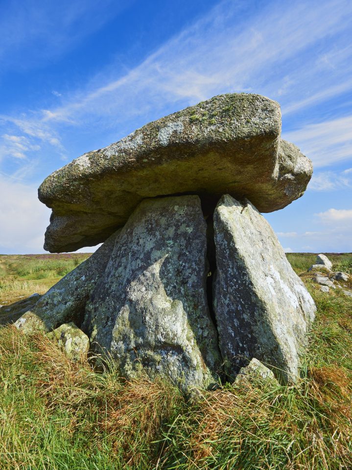  Chun Quoit, another Neolithic burial site in Cornwall