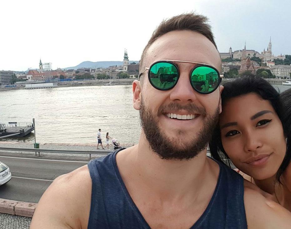 This loved-up pair posed for a romantic snap while on holiday