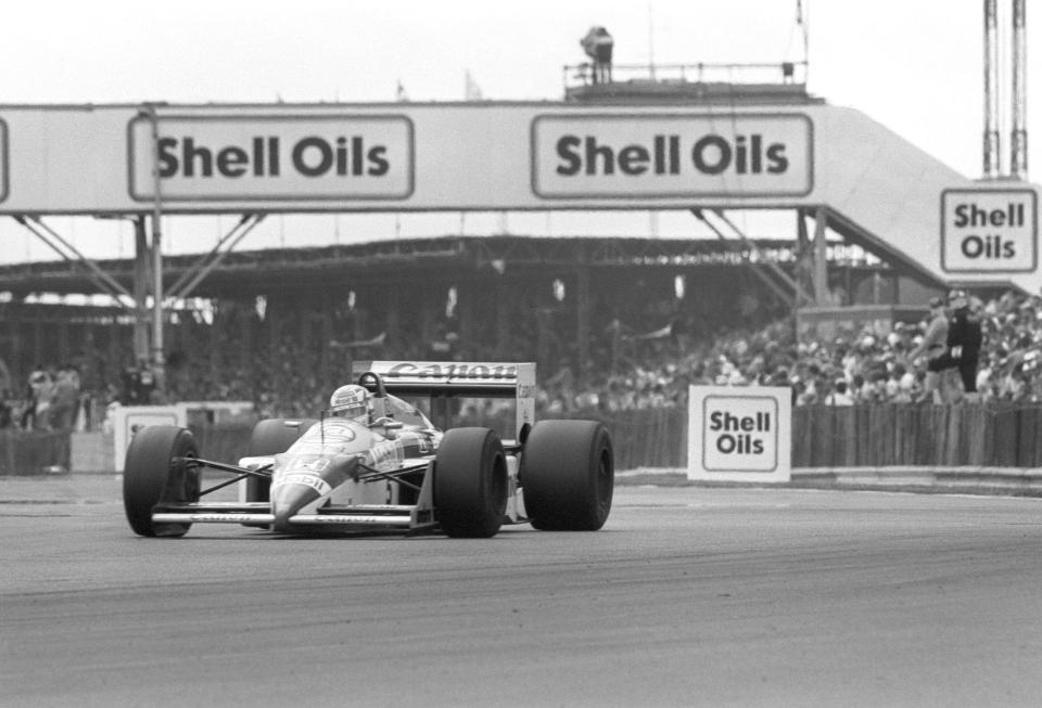  Nigel Mansell on his way to victory at Silverstone in the 1987 British Grand Prix