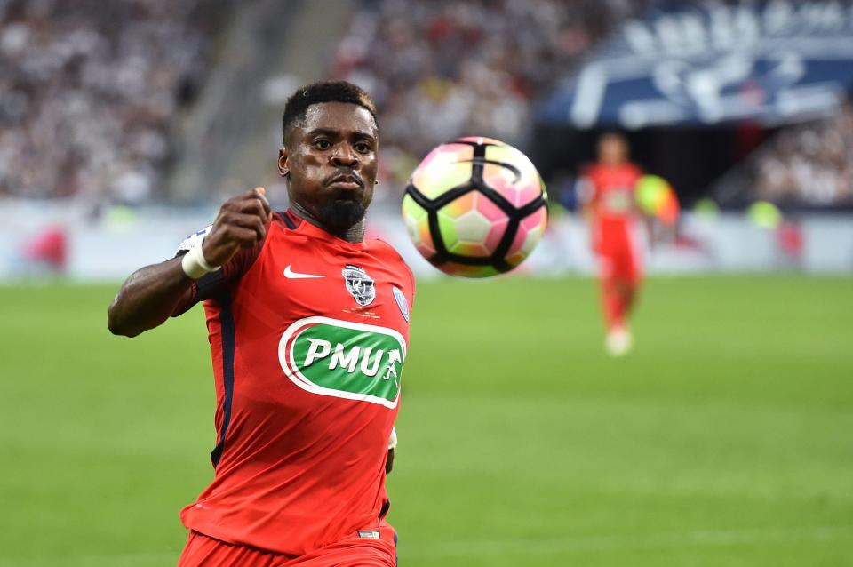 Aurier could be open to a Premier League switch