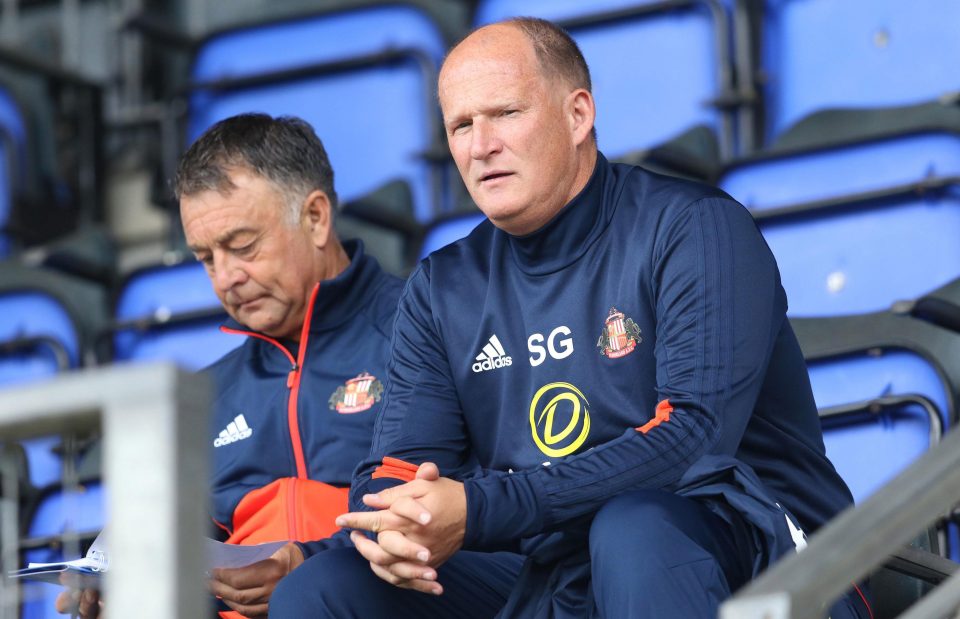  Sunderland boss Simon Grayson in need of a striker this summer