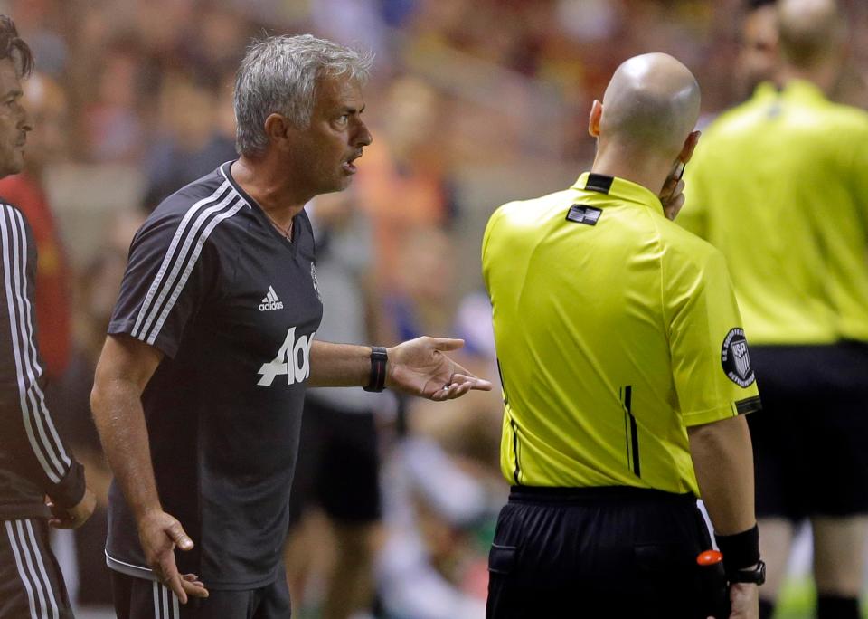  Jose Mourinho had a disagreement with the referee during Manchester United's win against Real Salt Lake