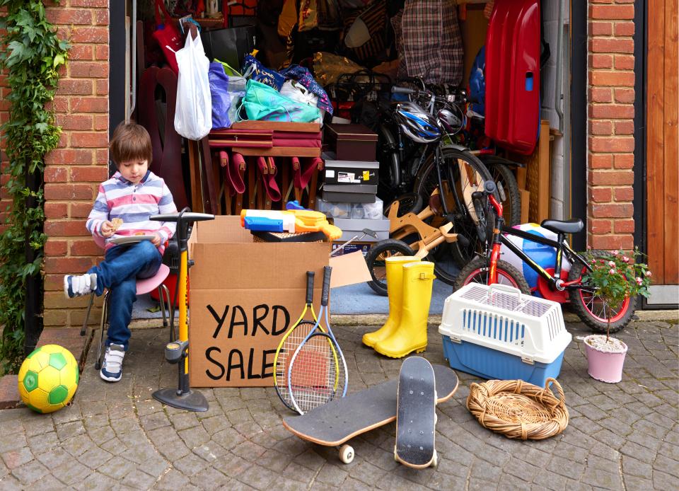  Your kids could have a yard sale to make some cash for the summer