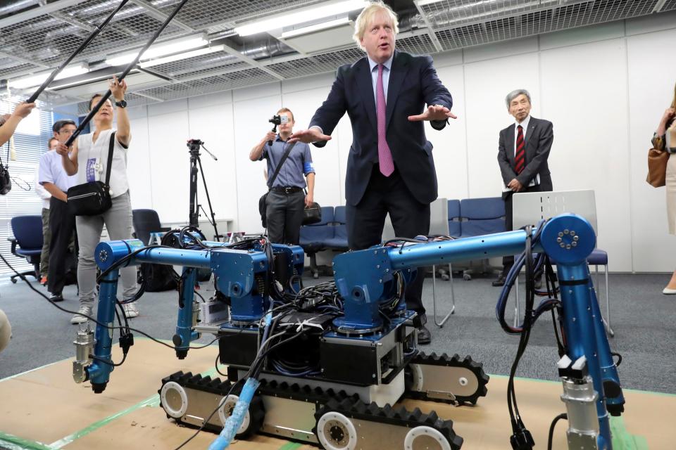  The Foreign Secretary was shown the full range of robots being made at the centre