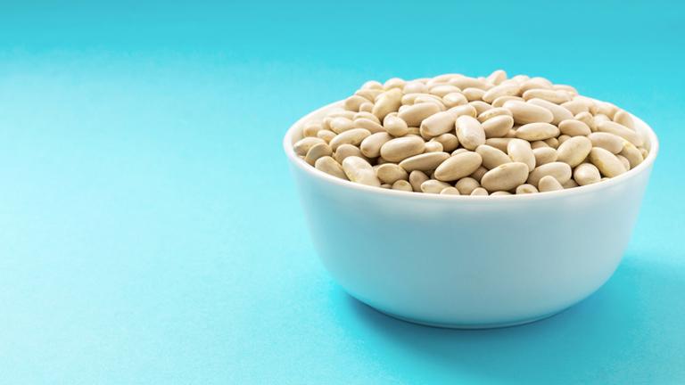  White kidney beans are thought to work by stopping the body absorbing carbs