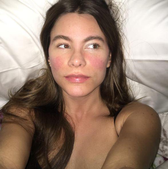  The star showed off a different side to her when she posed for a natural selfie in bed