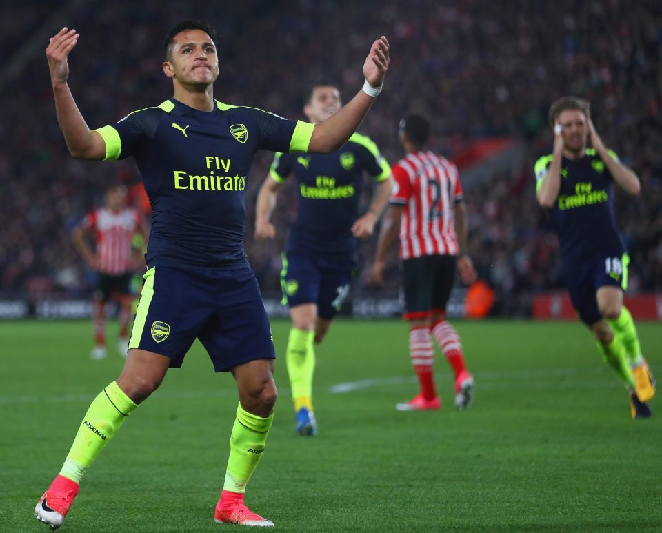  PSG have pursued Alexis Sanchez but look set to miss out on the Chilean