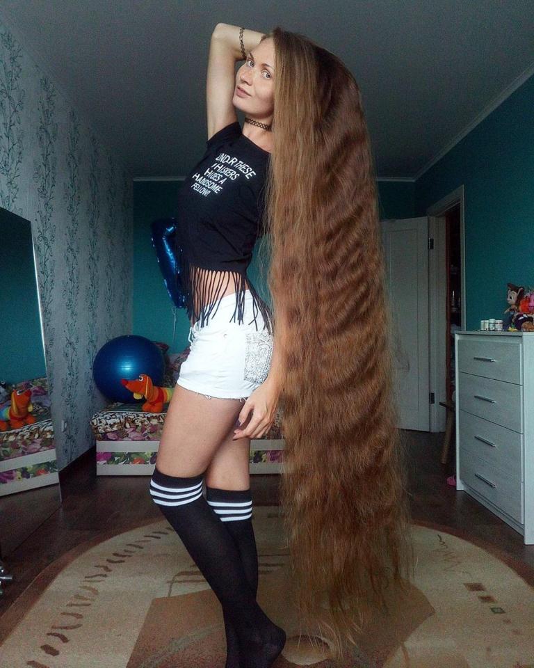  It is estimated that Daria Gubanova's hair is almost six foot long