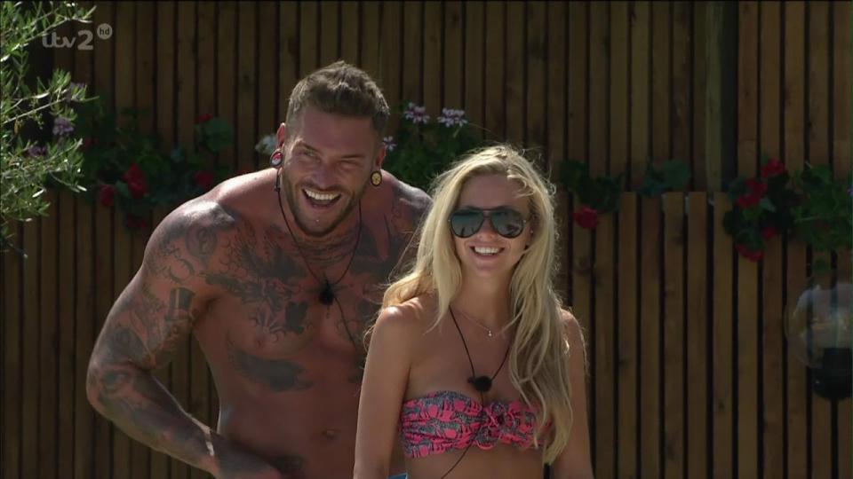 Jordan 'The Hulk' Ring with fellow co-star Naomi Ball during 2015's Love Island 