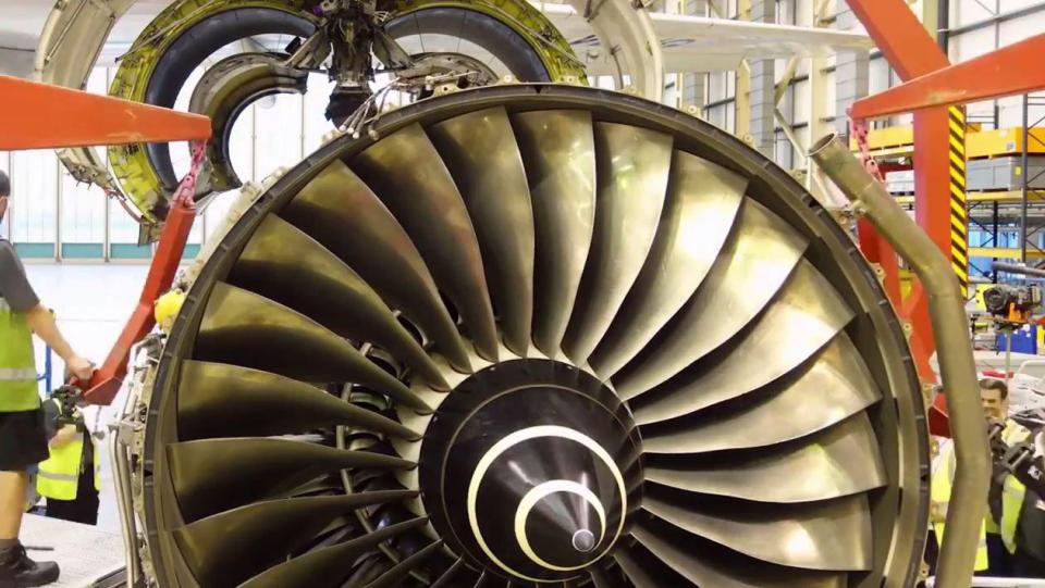  The force on a fan blade at take-off is equivalent to almost 1000 tonnes