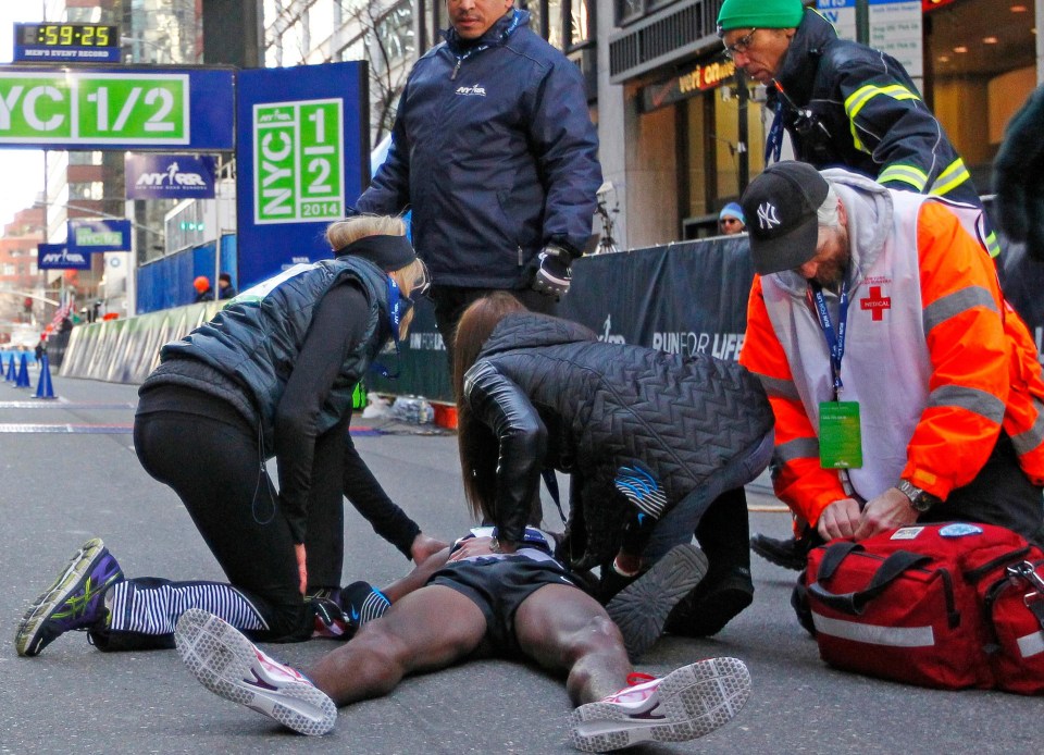 Mo needed medical attention after the 2014 New York Marathon