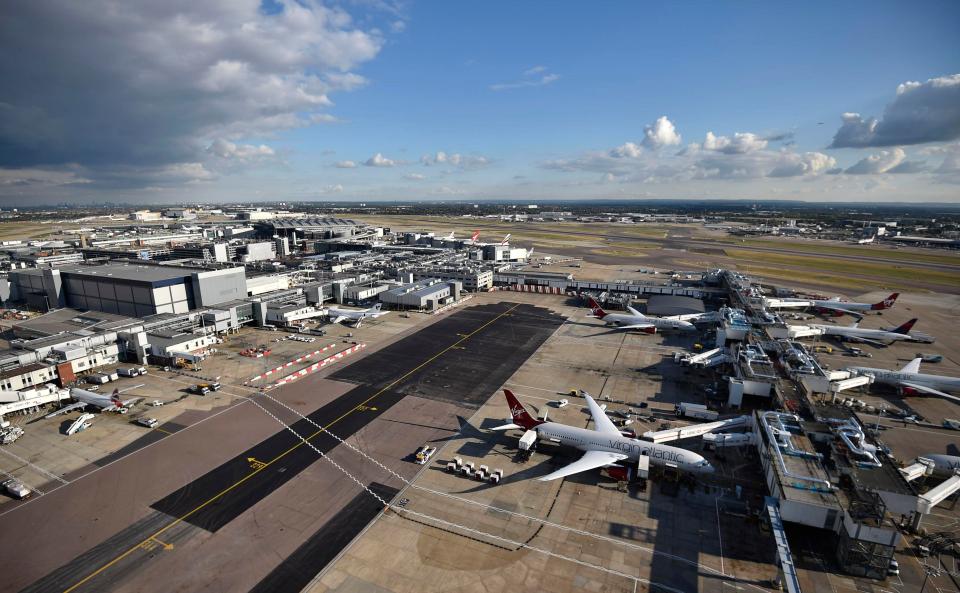 The UK's five biggest airports have called for an early aviation agreement between Britain and the EU or risk seeing flights grounded