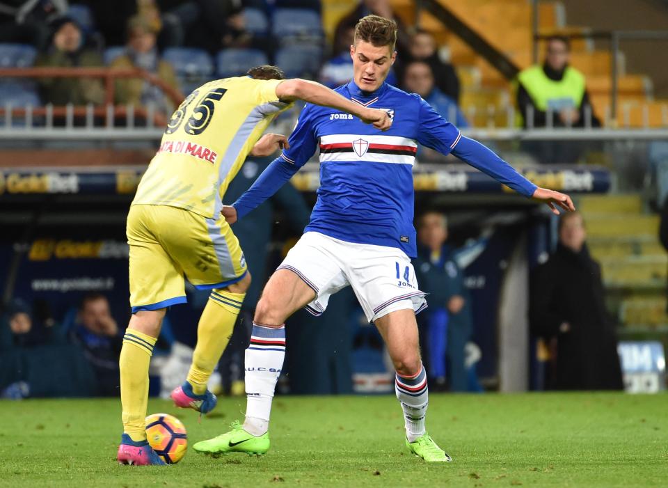  Schick in action against Pescara Calcio at Stadio Luigi Ferraris