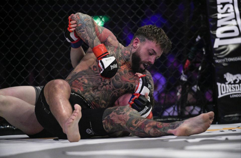  Aaron Chalmers destroyed Greg Jenkins in his first Bamma fight in Birmingham