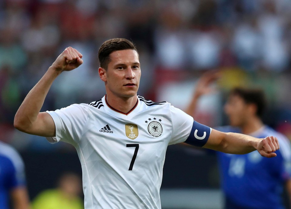 Barcelona could replace Neymar with PSG’s Julian Draxler