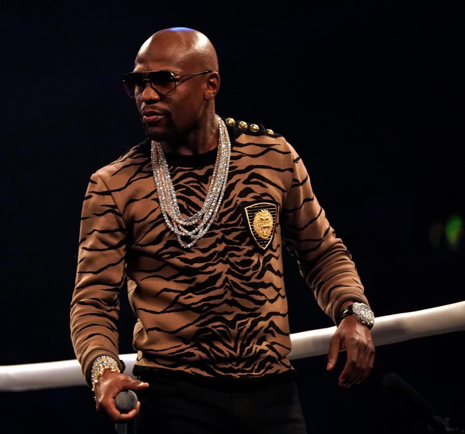 Floyd Mayweather offered Conor McGregor the chance to reduce the size of the gloves - but that's been rebuked