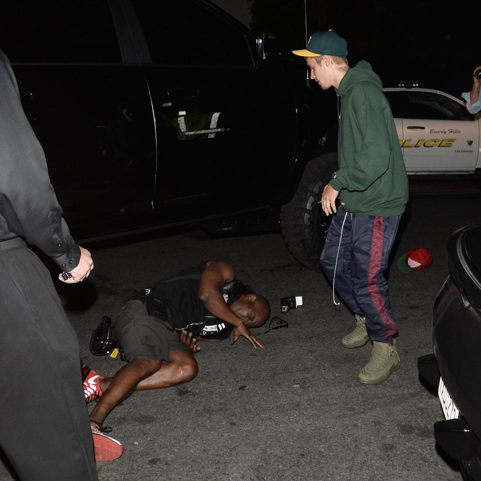  The popstar stopped and helped the photographer after the accident