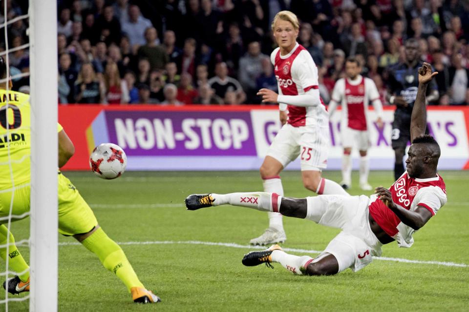 Spurs signing Sanchez scores a stunning volley for Ajax