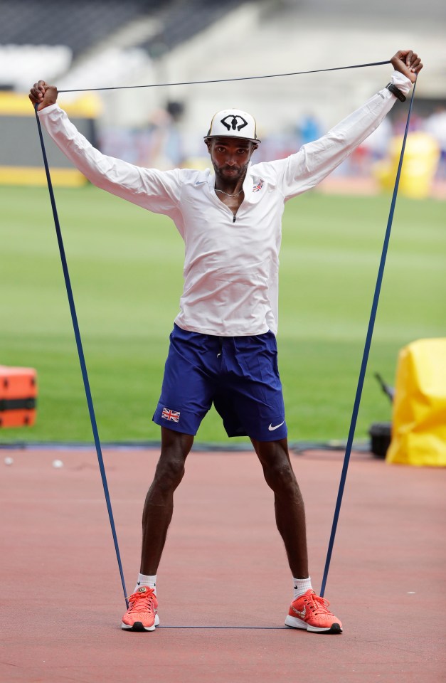 Mo Farah defends his 10,000m world title in the London Stadium tonight