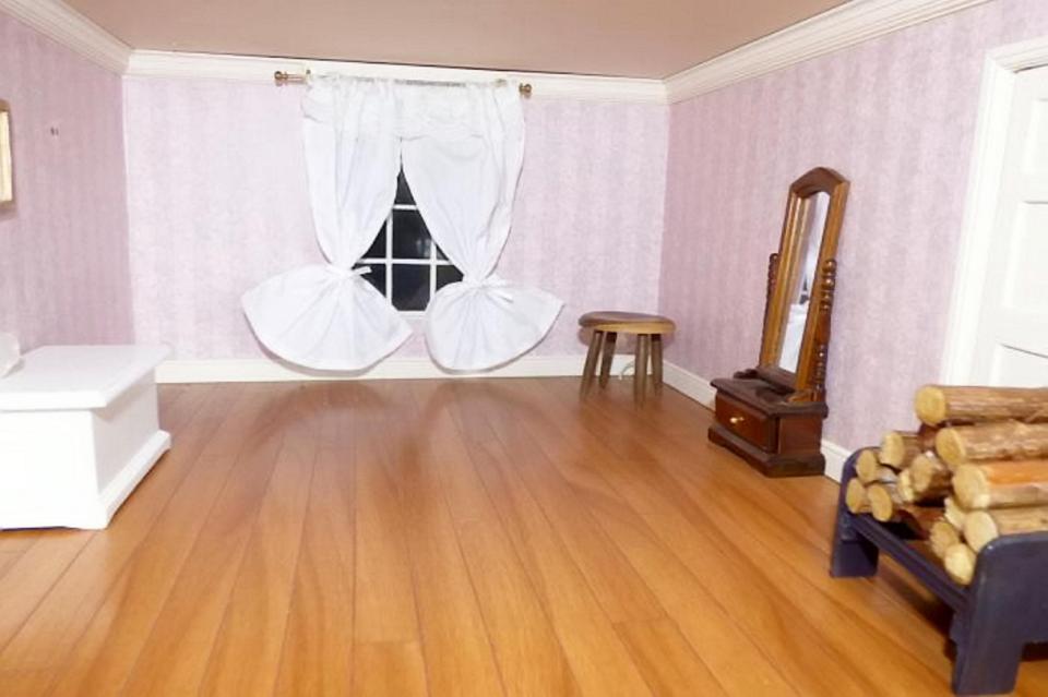 Dolls House room on RIghtmove