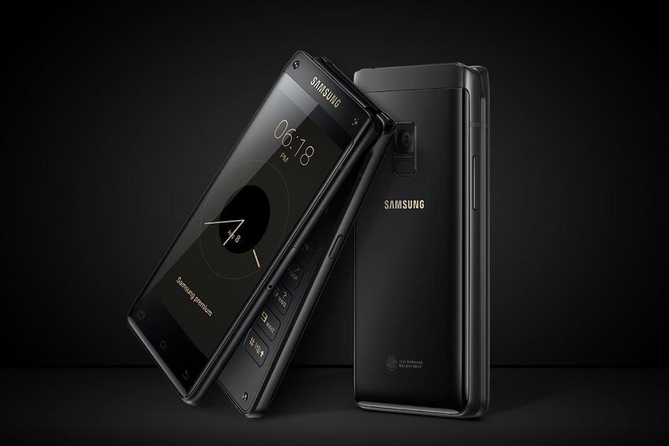  Samsung is bringing back the flip phone and its packed full of great features including two screens and a 12MP camera