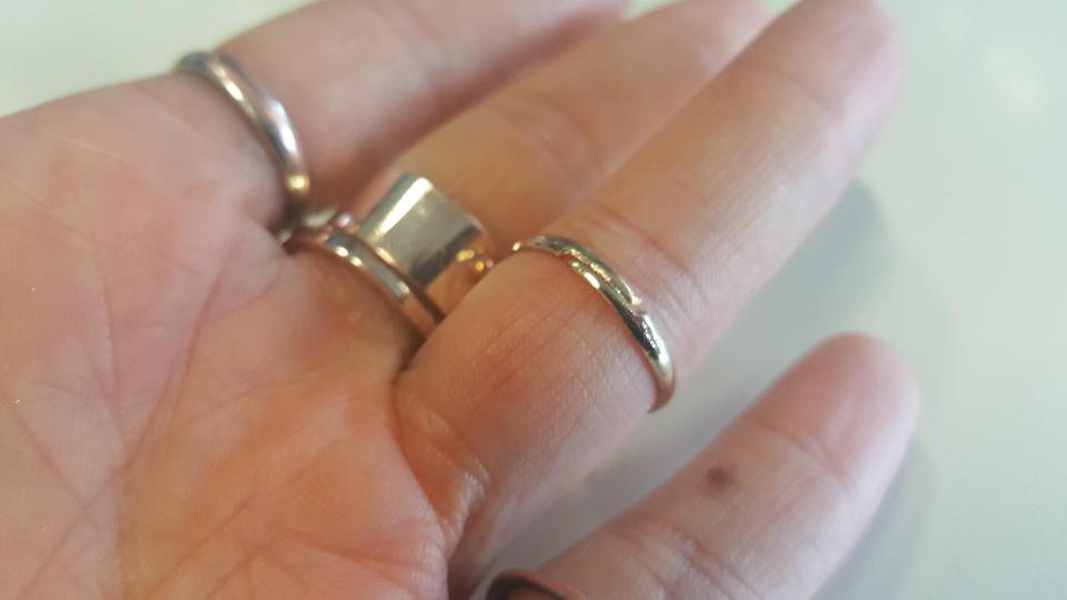  There was no mark left on my skin from the Claire's ring