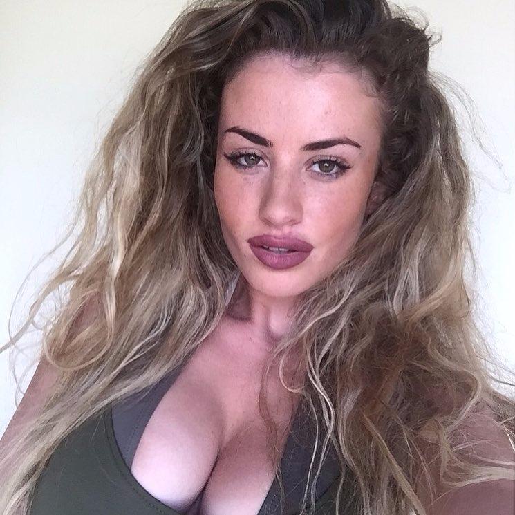  Kidnapped Brit model Chloe Ayling went shoe shopping with her abductor the day before she was released, Italian cops say