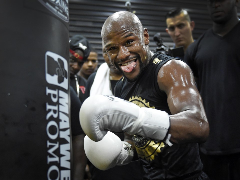 Mayweather reportedly kicked everyone out of the gym afterwards