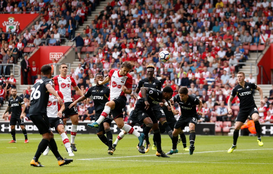 Manolo Gabbiadini hits the crossbar with a header