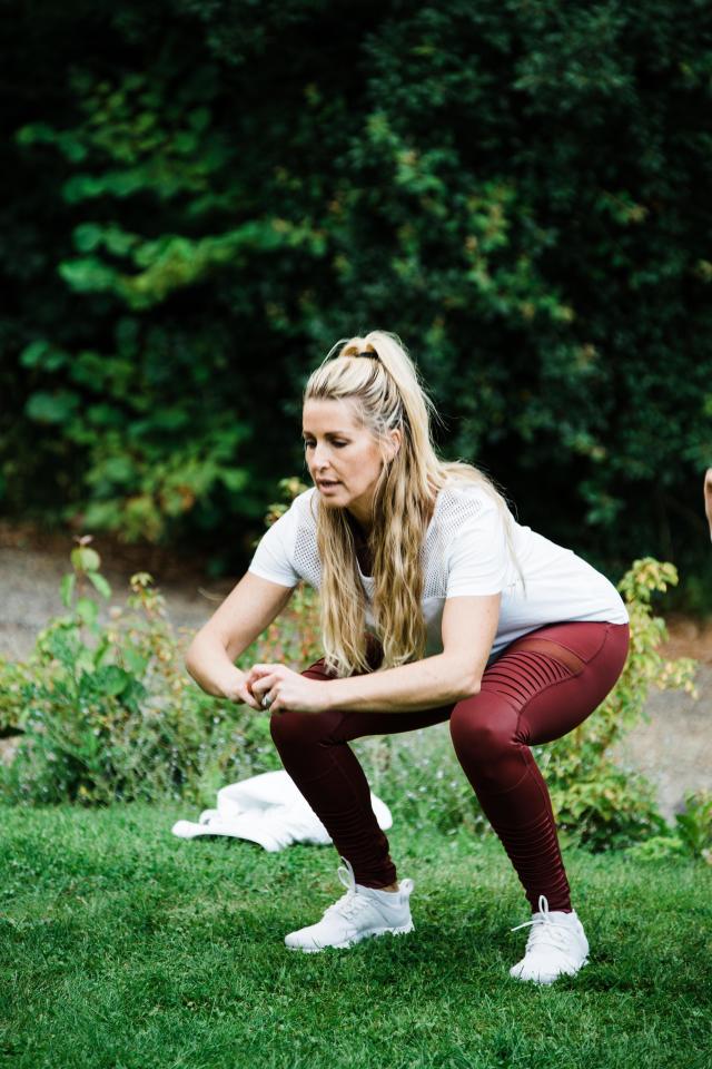  Leanne barely broke a sweat as she squatted